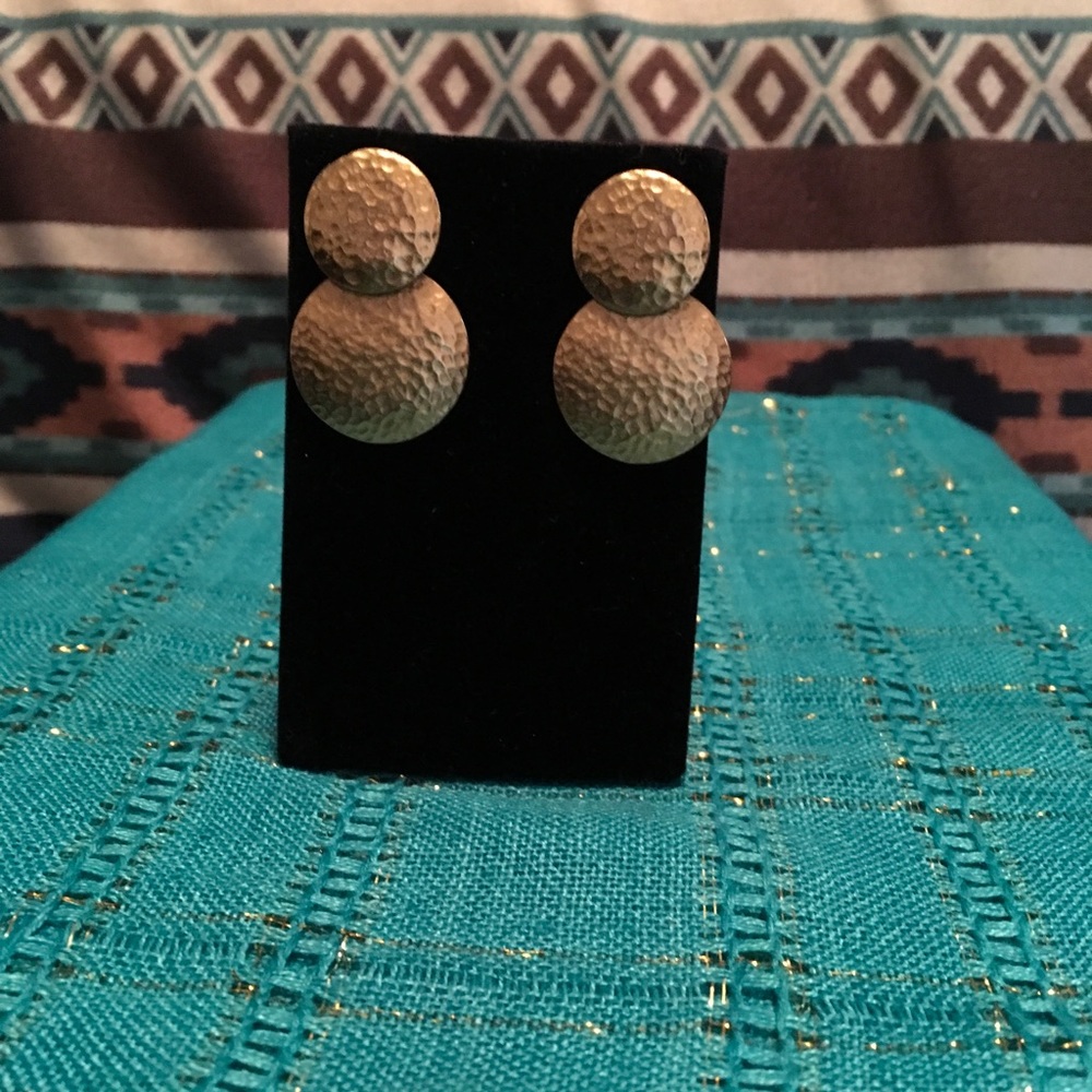 Avon hammered gold earrings